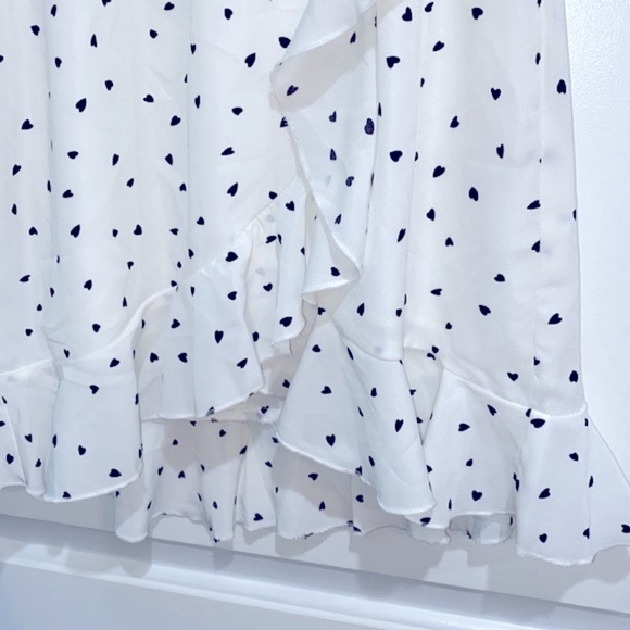 Superdown white & black heart print ruffle dress size xxsmall - Picture 4 of 10